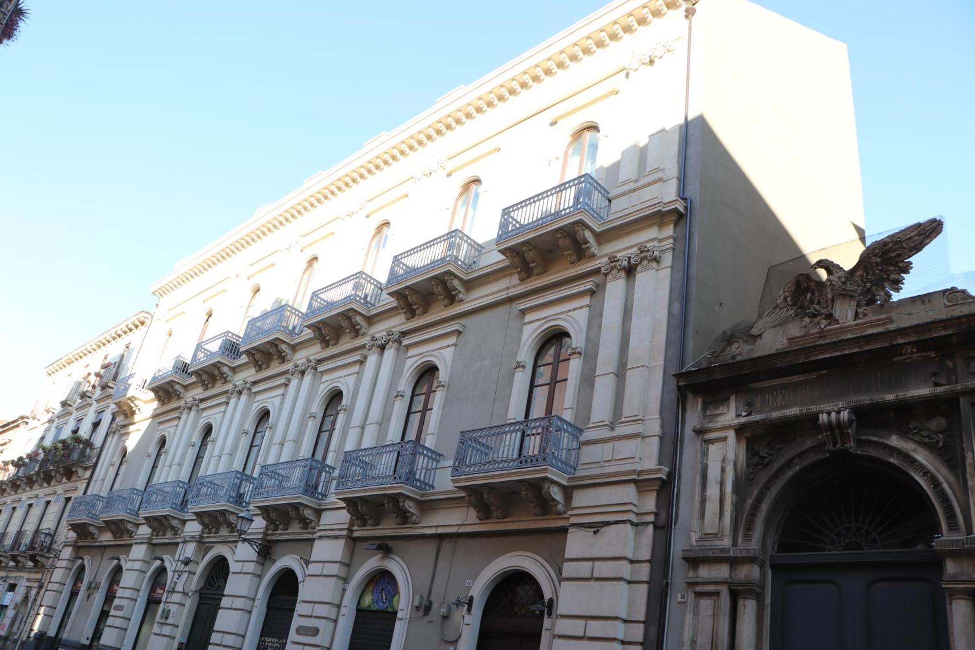Domus Iole Appartamento Nel Centro Storico Катания Екстериор снимка